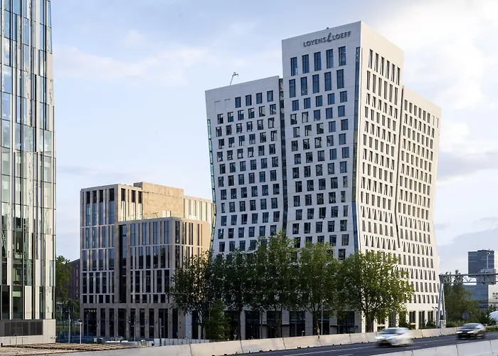 PREMIER SUITESAirport Hotel